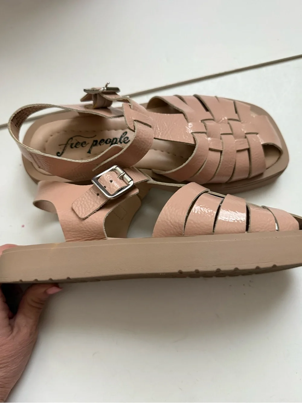 Free People Fisherman Beige Patent Leather Sandals Shoes Women’s Size 37, Italy